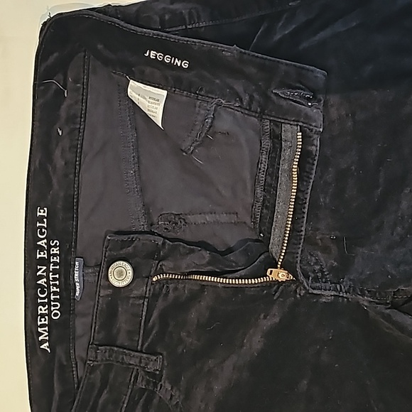 Barely worn American eagle black velour jeggings - Picture 4 of 4